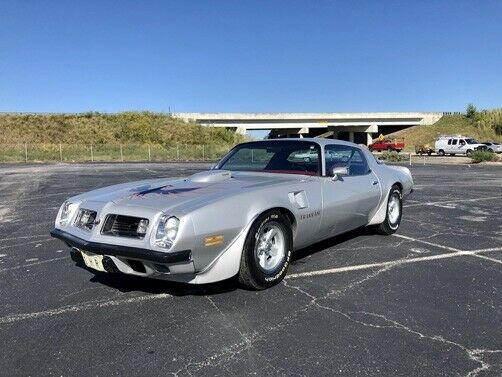 Pontiac Trans Am 1975 image number 1