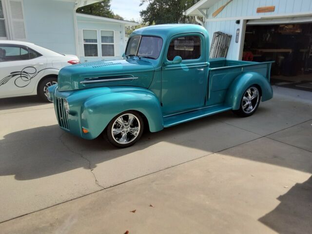 Ford Pickup 1945 image number 0