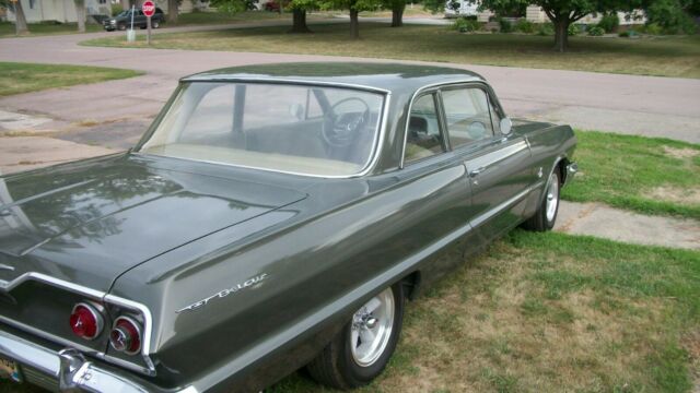 Chevrolet Bel Air/150/210 1963 image number 15