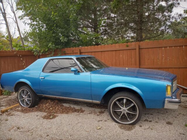 Buick Regal 1976 image number 1