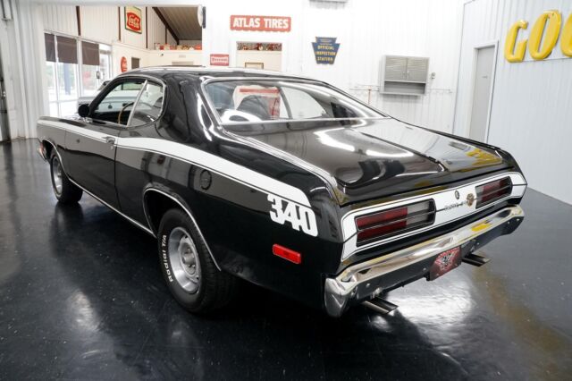 Plymouth Duster 1972 image number 15