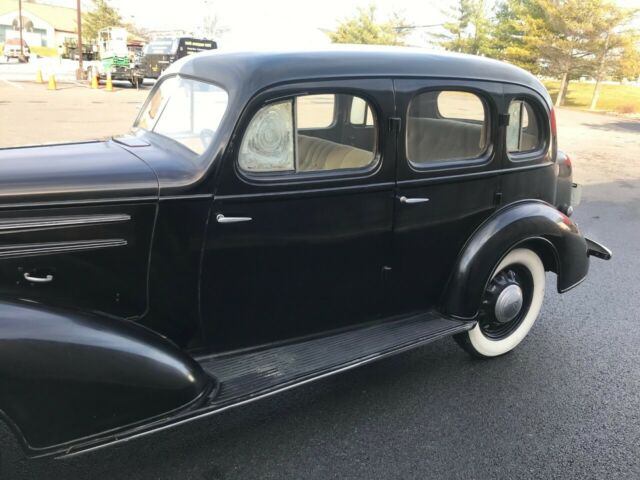 Chevrolet MASTER DELUXE 1935 image number 2