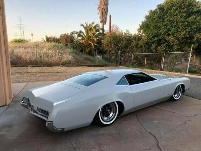 Buick Riviera 1967 image number 13