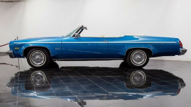 Oldsmobile Delta Royal 88 Convertible 1975 image number 13