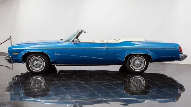 Oldsmobile Delta Royal 88 Convertible 1975 image number 3