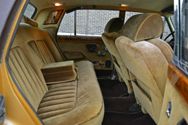 Rolls-Royce Silver Shadow 1974 image number 41