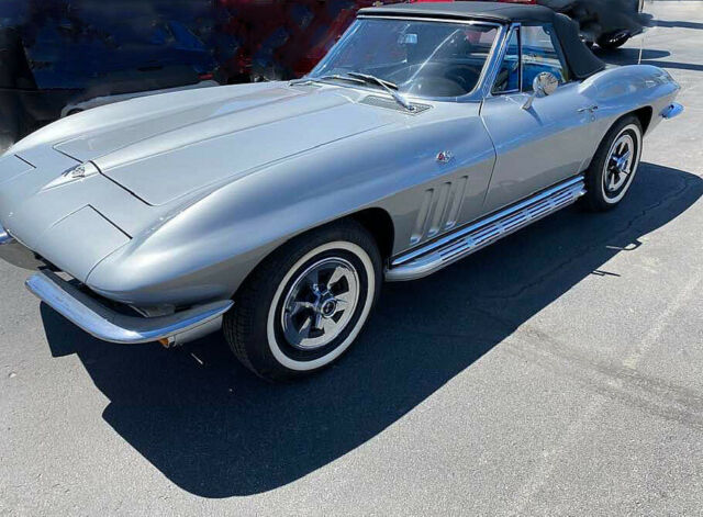 Chevrolet Corvette 1965 image number 21