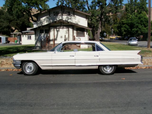 Cadillac DeVille 1962 image number 2