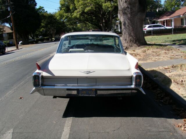 Cadillac DeVille 1962 image number 28