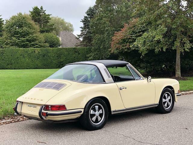 Porsche 911 1971 image number 27