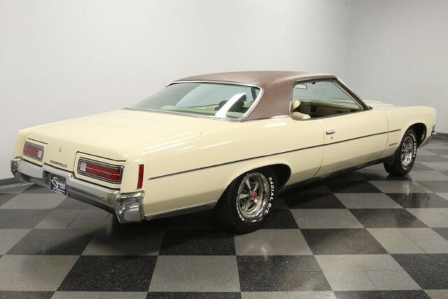 Pontiac Bonneville 1971 image number 14