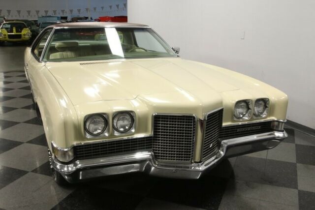 Pontiac Bonneville 1971 image number 19