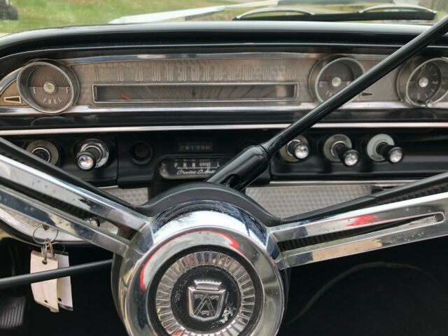 Ford Galaxie 1962 image number 14