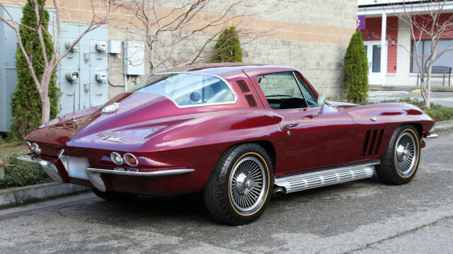 Chevrolet Corvette 1965 image number 30