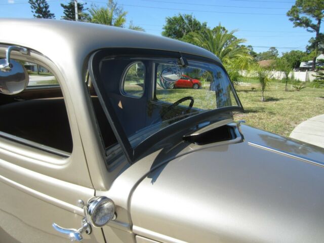 Ford 5-Windows All Steel Henry Ford 1934 image number 13