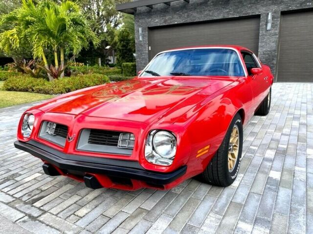 Pontiac Firebird 1975 image number 1