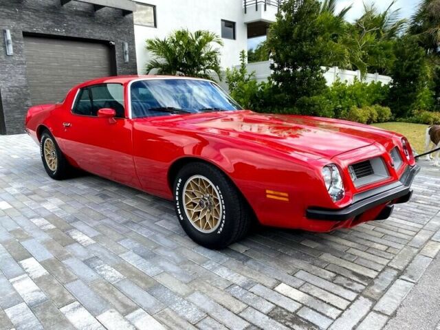 Pontiac Firebird 1975 image number 21