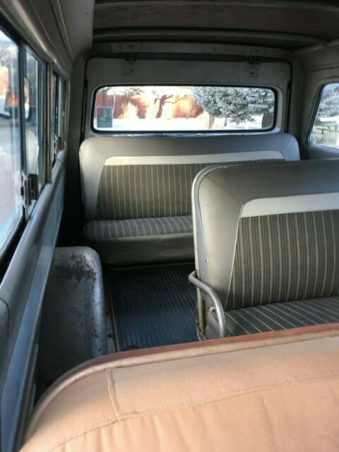 Chevrolet Suburban 1964 image number 1