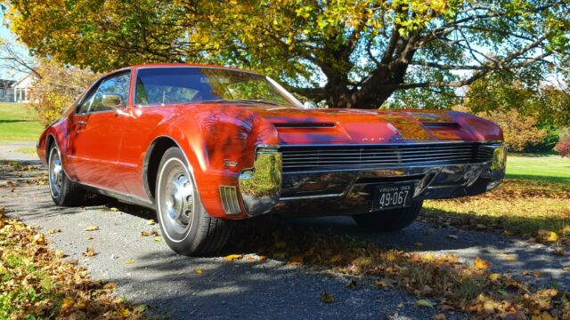 Oldsmobile Toronado 1966 image number 1