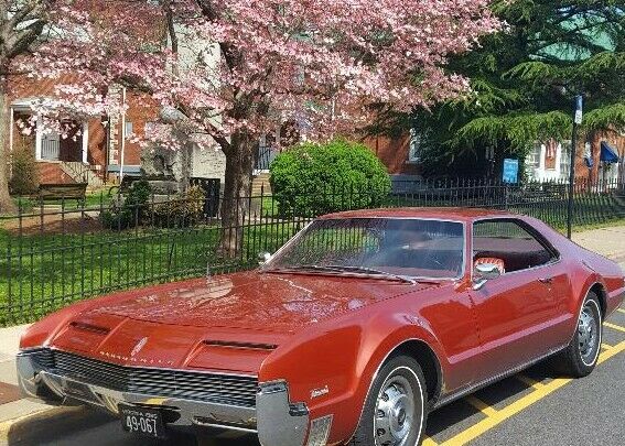 Oldsmobile Toronado 1966 image number 13