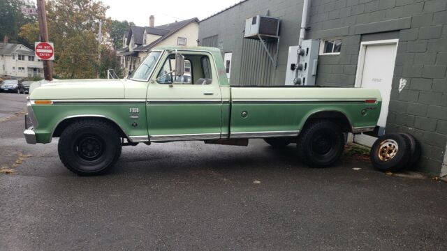 Ford F350 1973 image number 1