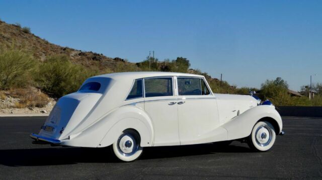 Rolls-Royce Silver Wraith 1951 image number 10