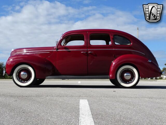 Ford Deluxe 1939 image number 17