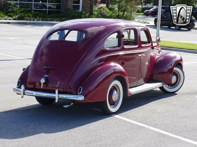 Ford Deluxe 1939 image number 30