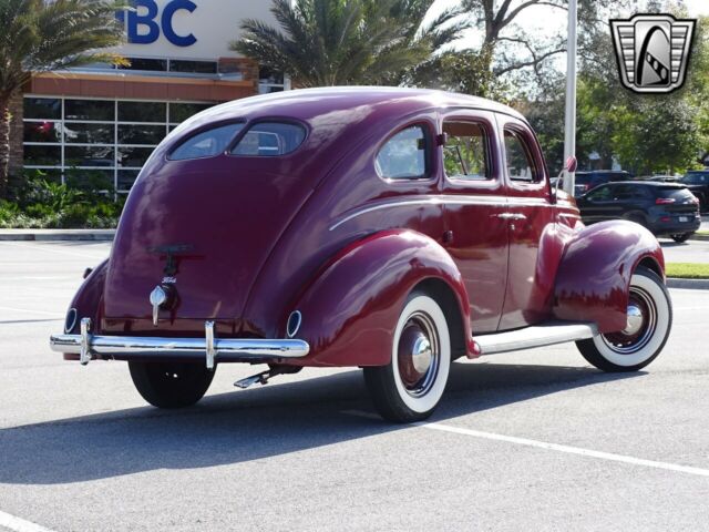 Ford Deluxe 1939 image number 31