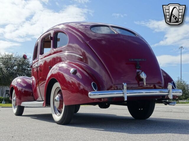 Ford Deluxe 1939 image number 44