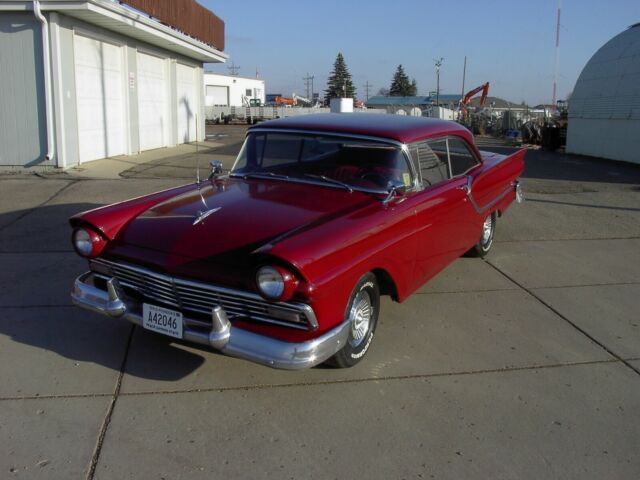 Ford Fairlane 1957 image number 21