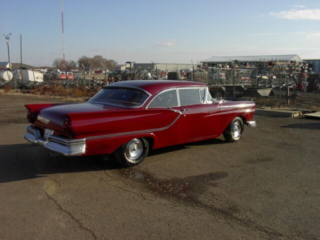 Ford Fairlane 1957 image number 29