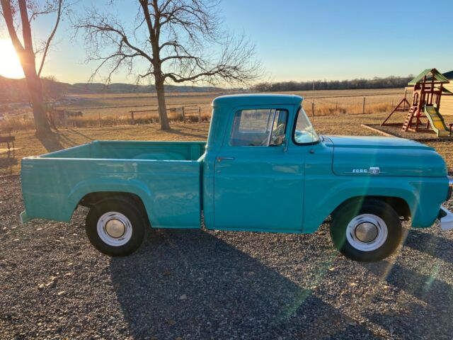 Ford F-100 1959 image number 2