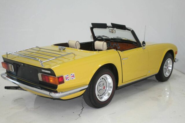 Triumph TR-6 1973 image number 11