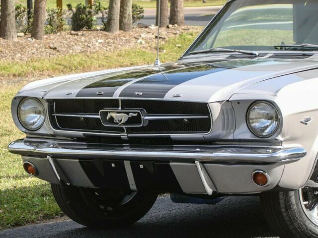 Ford Mustang 1965 image number 28