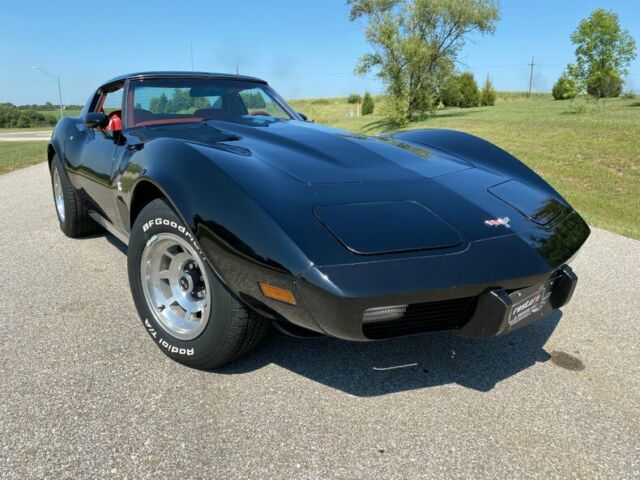 Chevrolet Corvette 1977 image number 16