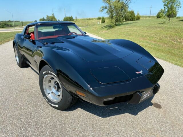 Chevrolet Corvette 1977 image number 17