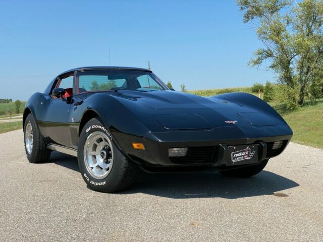 Chevrolet Corvette 1977 image number 18