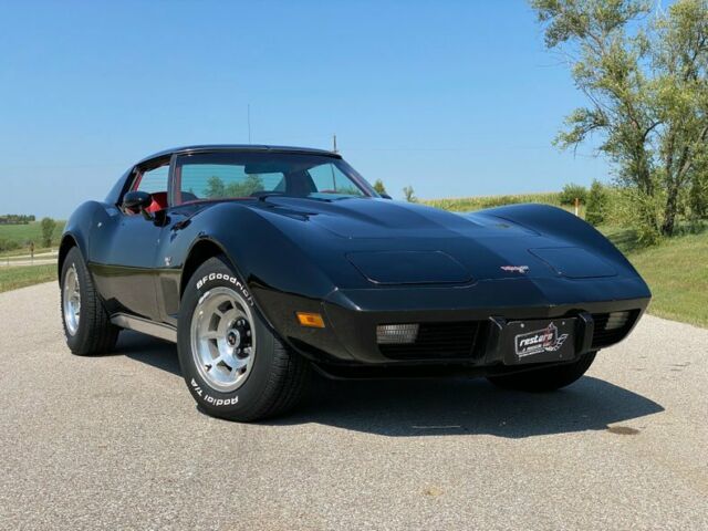 Chevrolet Corvette 1977 image number 19