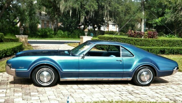 Oldsmobile Toronado 1967 image number 0