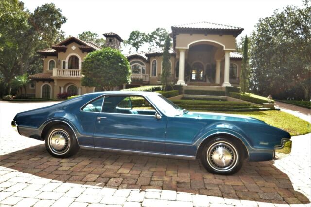 Oldsmobile Toronado 1967 image number 28