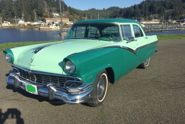 Ford Fairlane 1956 image number 0