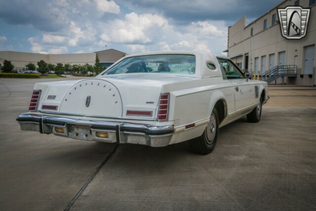 Lincoln Continental 1977 image number 15