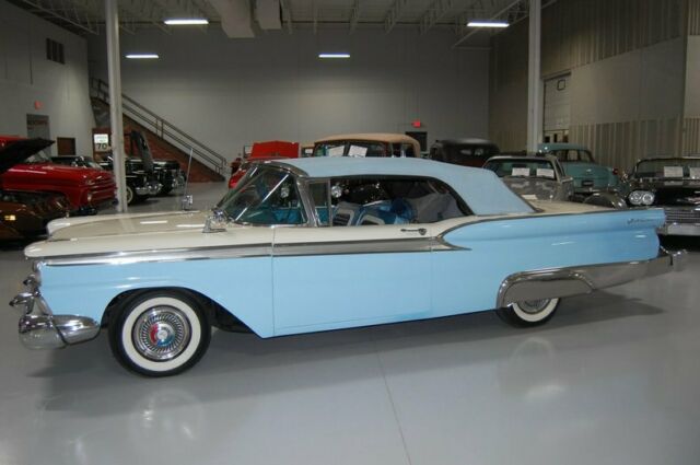 Ford Fairlane 500 Galaxie Sunliner 1959 image number 15