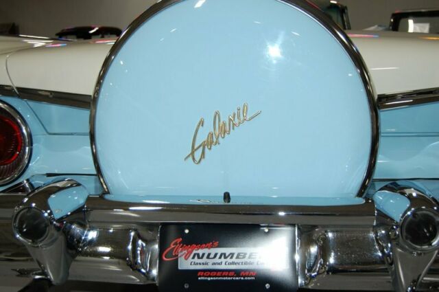 Ford Fairlane 500 Galaxie Sunliner 1959 image number 19