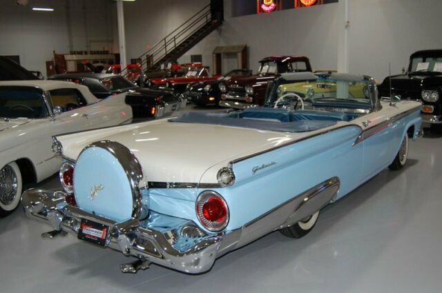 Ford Fairlane 500 Galaxie Sunliner 1959 image number 28