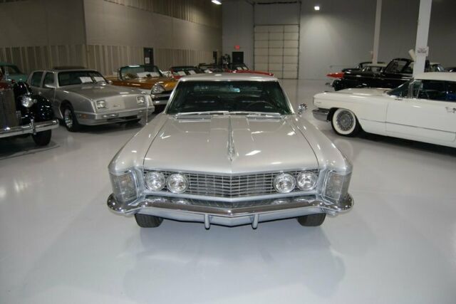 Buick Riviera 1964 image number 1