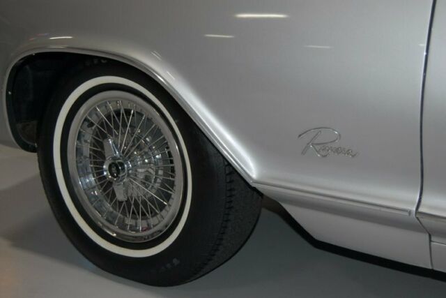 Buick Riviera 1964 image number 12