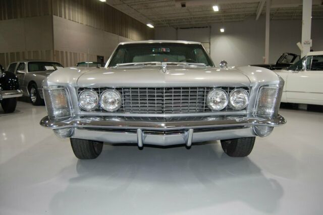 Buick Riviera 1964 image number 17