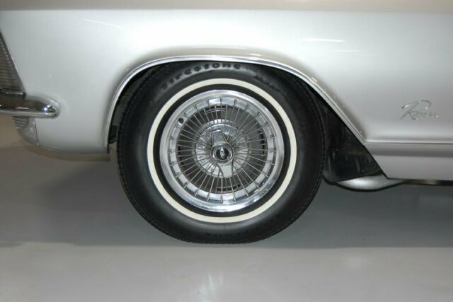 Buick Riviera 1964 image number 8